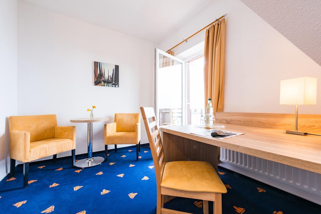 Hotel Boddenhus Garni Zingst Exterior photo