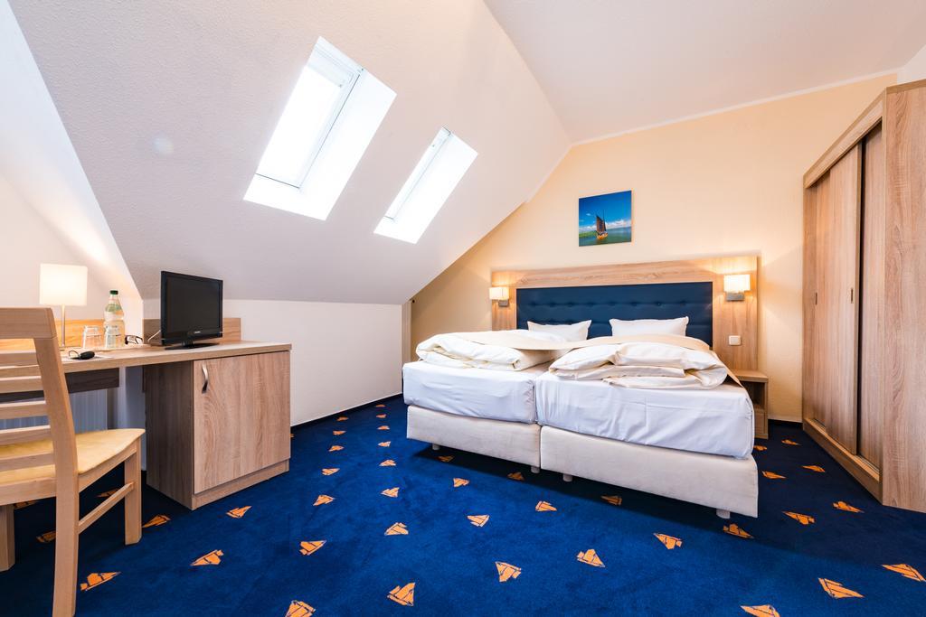 Hotel Boddenhus Garni Zingst Exterior photo