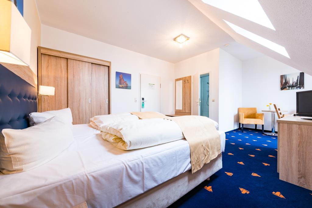 Hotel Boddenhus Garni Zingst Exterior photo