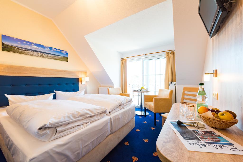 Hotel Boddenhus Garni Zingst Exterior photo