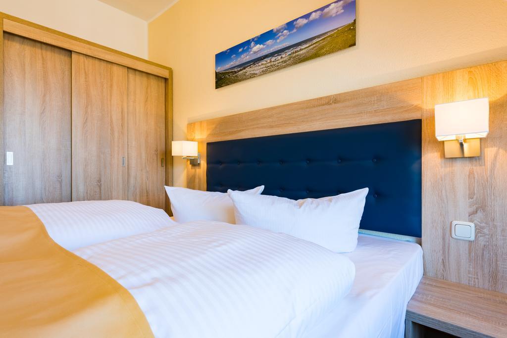 Hotel Boddenhus Garni Zingst Exterior photo
