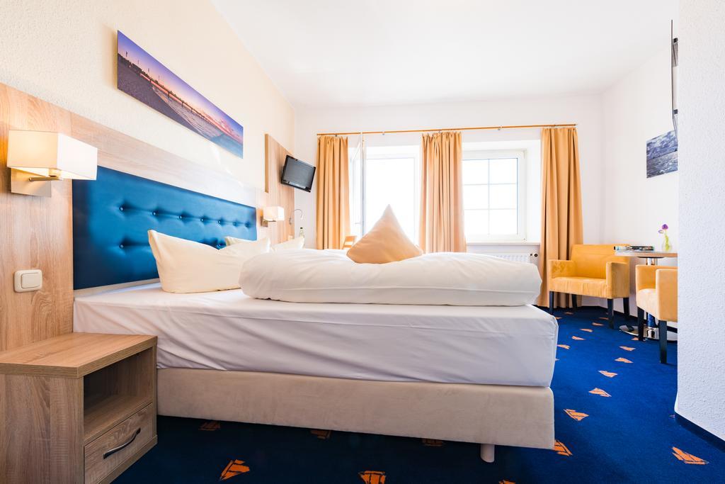 Hotel Boddenhus Garni Zingst Exterior photo