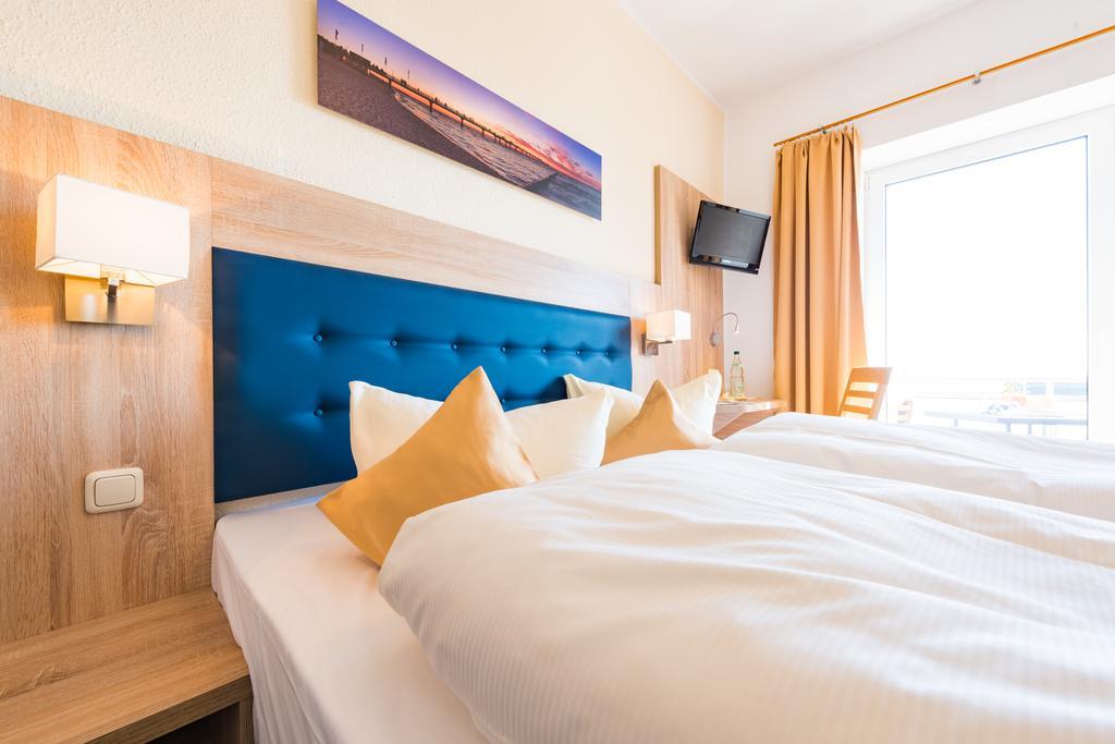 Hotel Boddenhus Garni Zingst Exterior photo