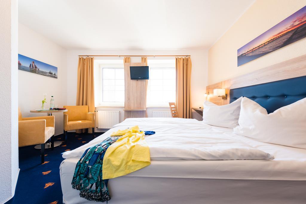 Hotel Boddenhus Garni Zingst Exterior photo