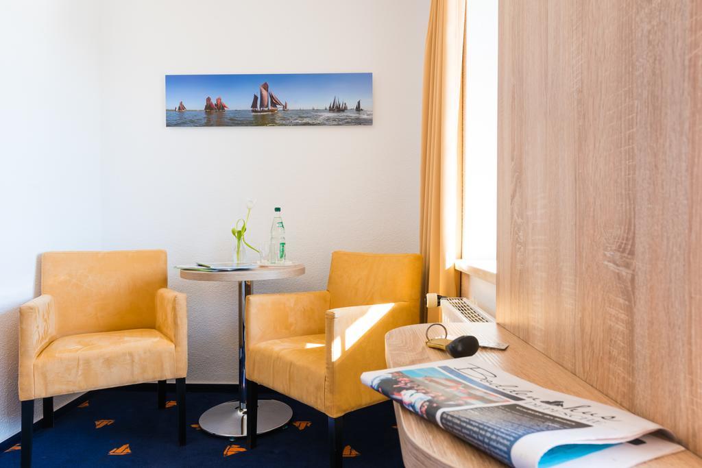 Hotel Boddenhus Garni Zingst Exterior photo