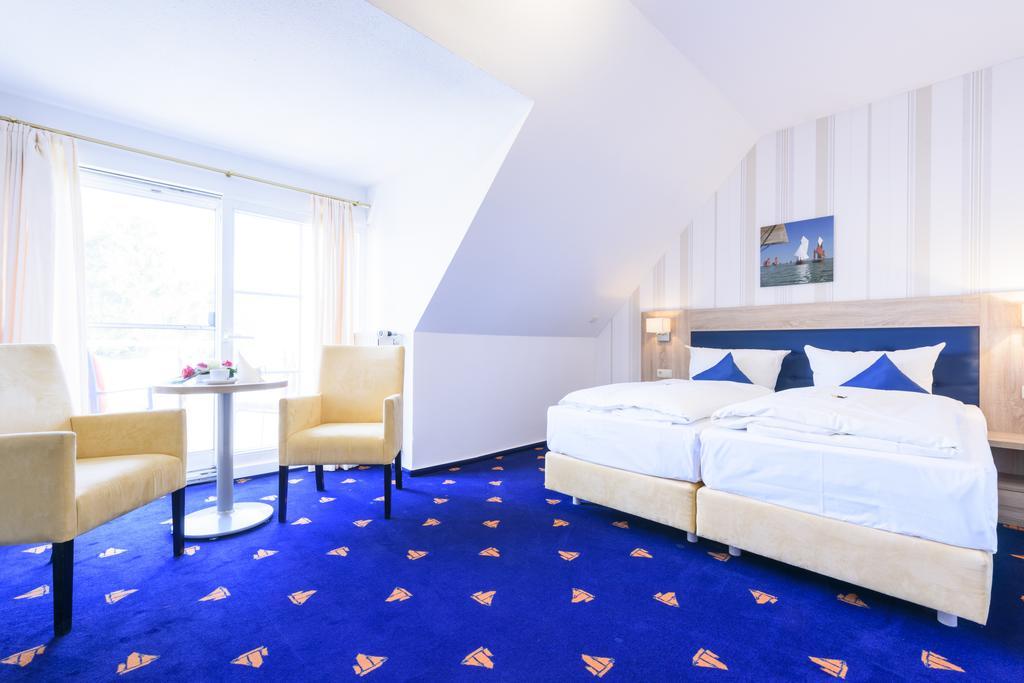 Hotel Boddenhus Garni Zingst Exterior photo