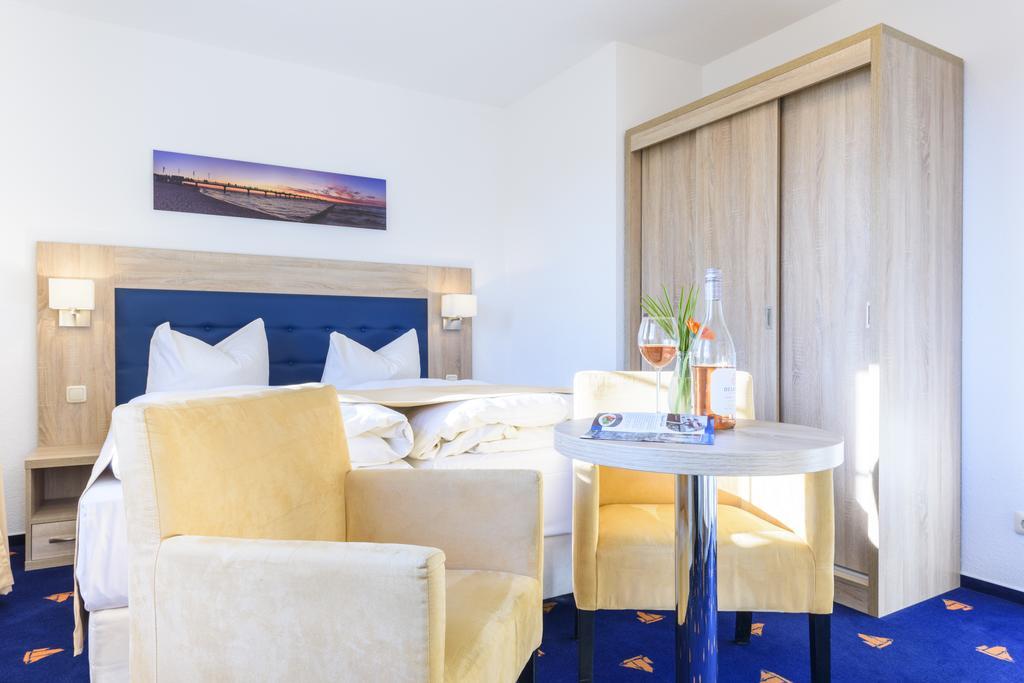 Hotel Boddenhus Garni Zingst Exterior photo